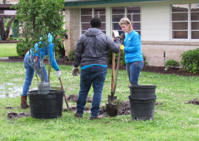 CenterPoint Energy Volunteers Plant Trees at Harbor Campus 39